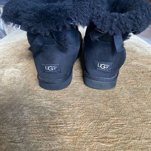 UGG mini Bailey ll black